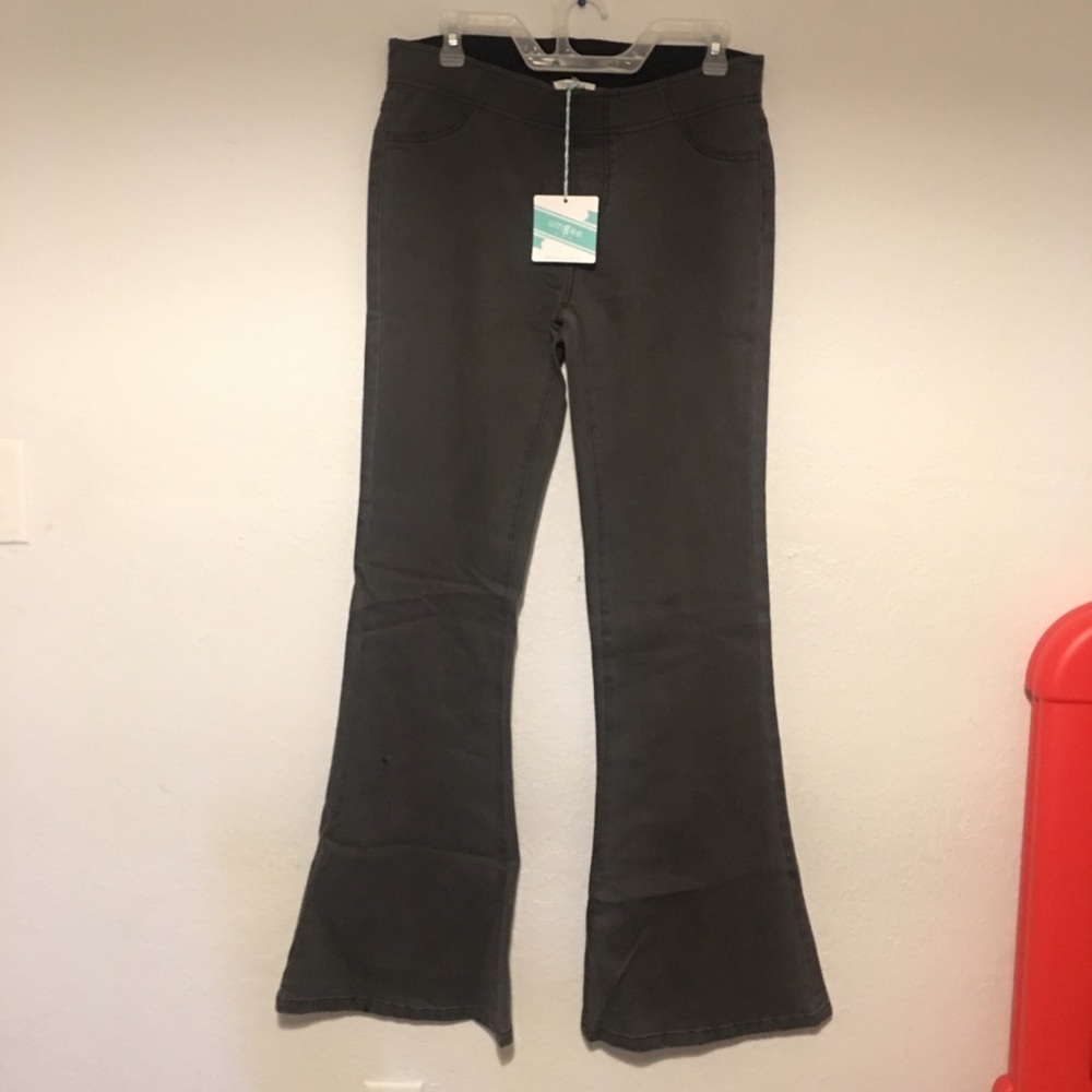 Grey bellbottom jeggings!